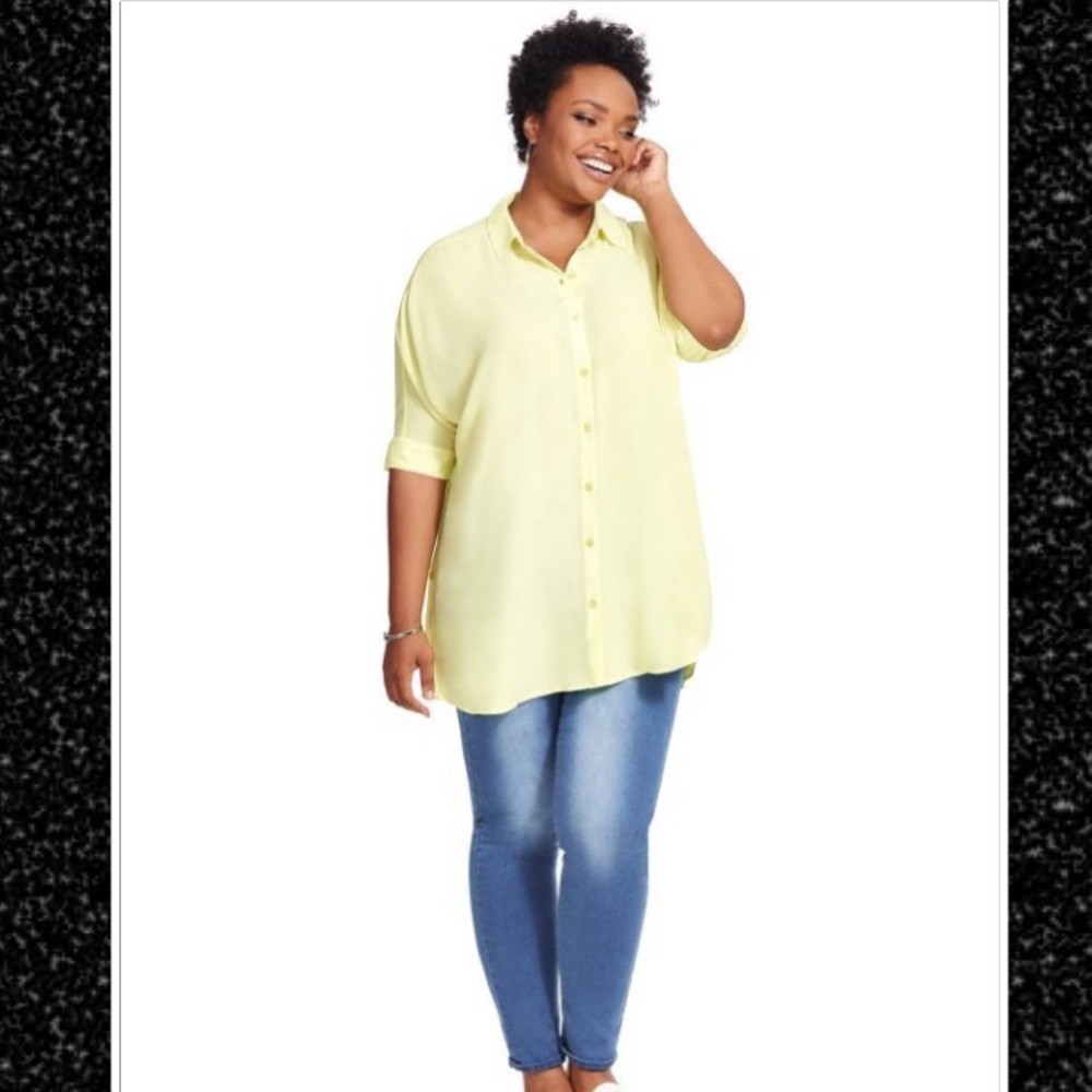 Melissa McCarthy Seven7 button down boxy tee